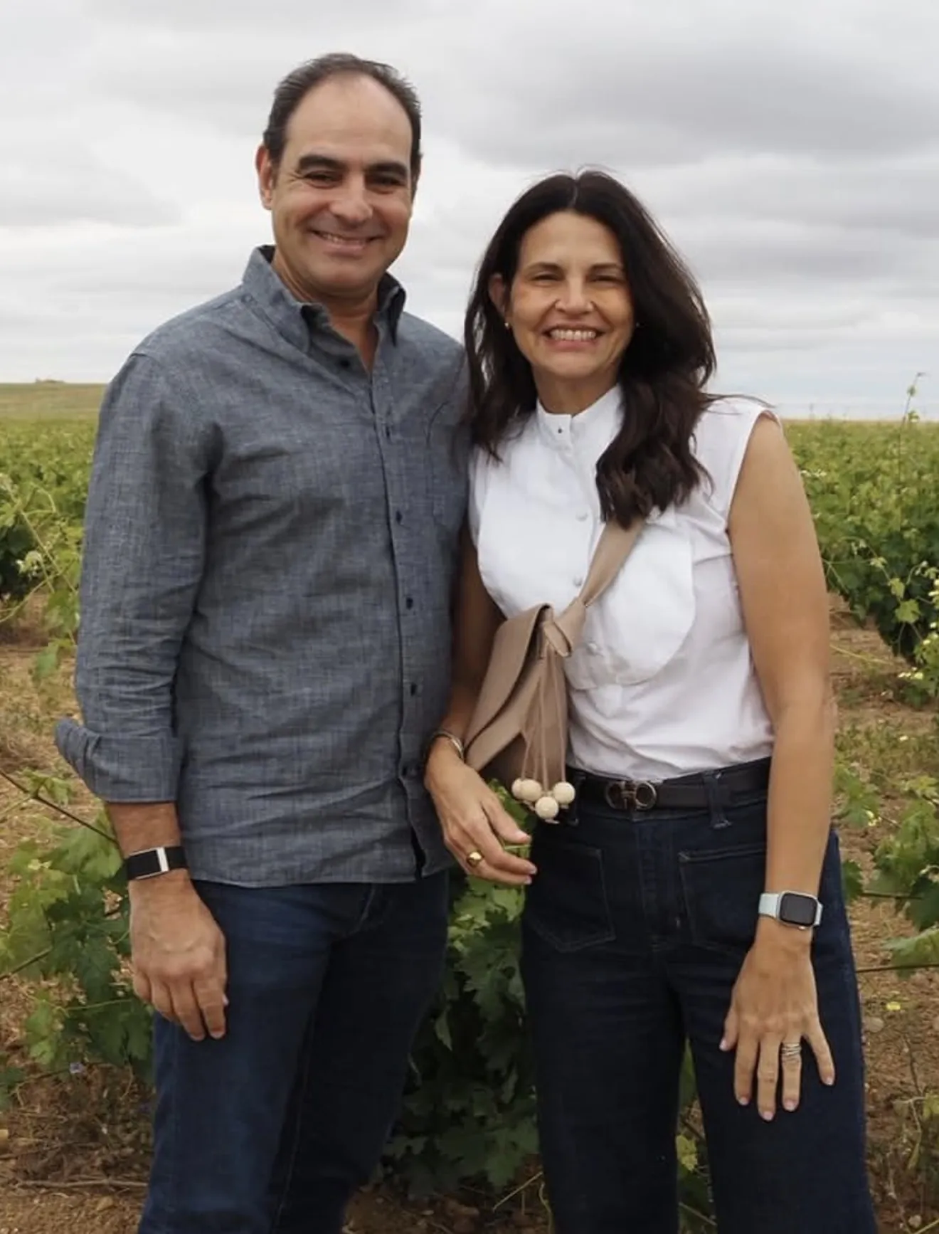 El equipo de Casa Galán en un viñedo